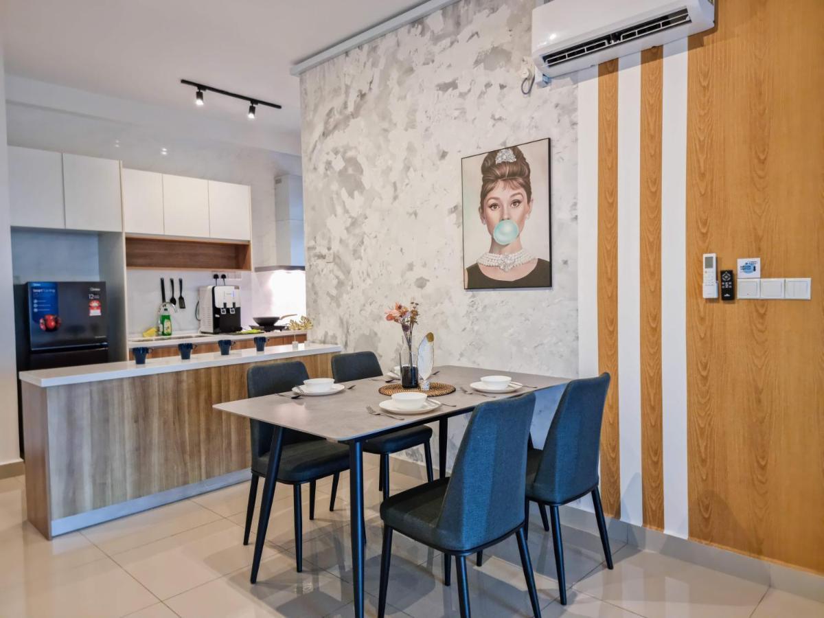 Twin Galaxy Suite By Nest Home Johor Bahru Eksteriør billede